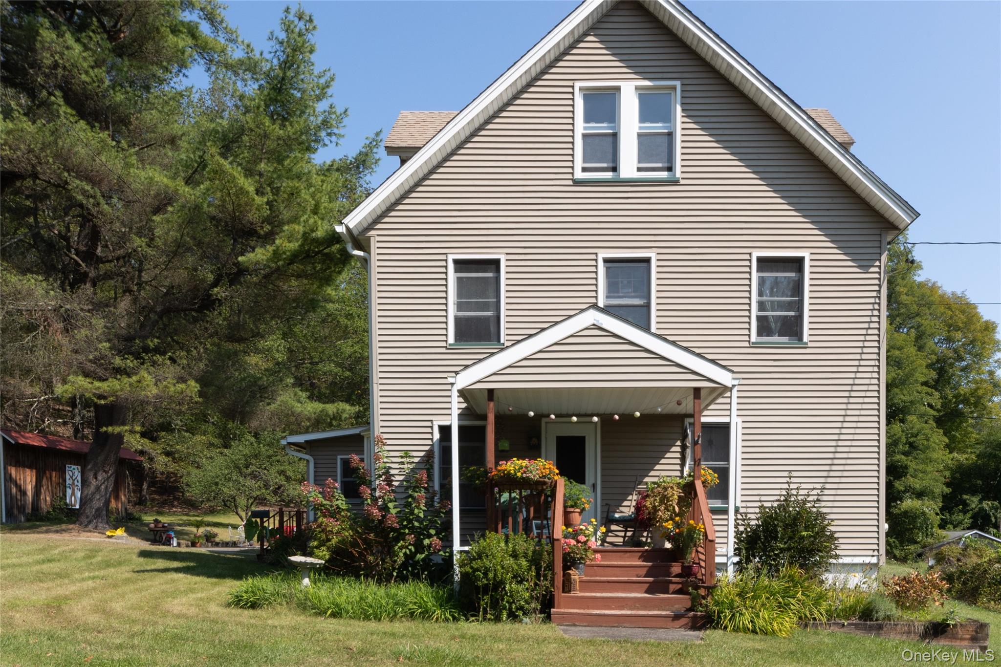 17 Spring Street Ellenville, NY 12428 - Photo 3 of 23