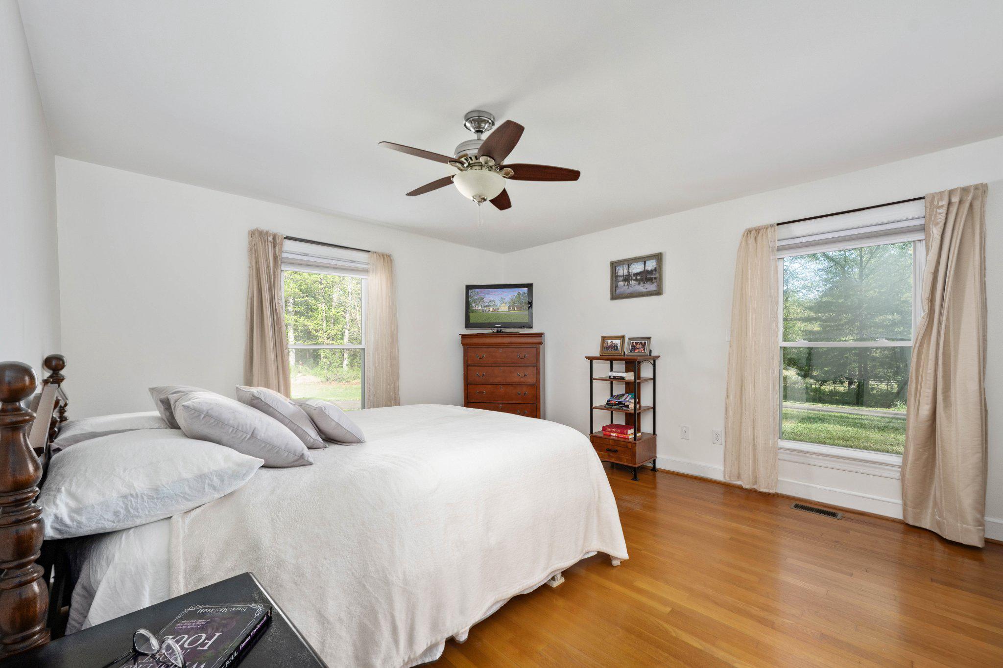 5699 Red Brick Road Warrenton, VA 20187 - Photo 26 of 35 2nd Master Suite