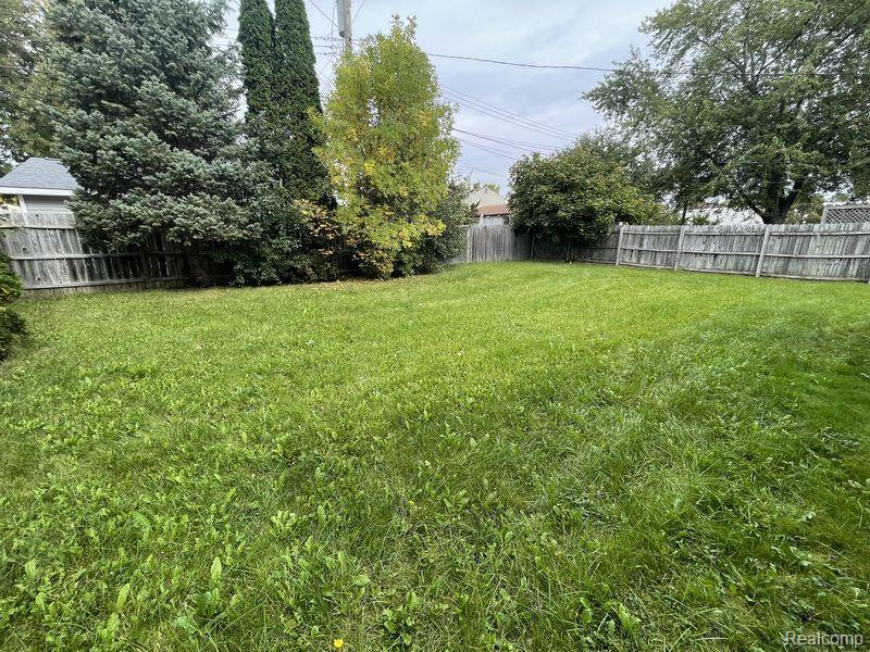 3570 Cass Elizabeth Road Waterford, MI 48328 - Photo 18 of 19