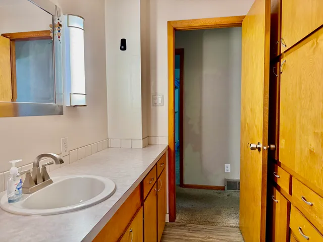 $183,000 | 1557 Ivy Lane, Manistee, MI 49660