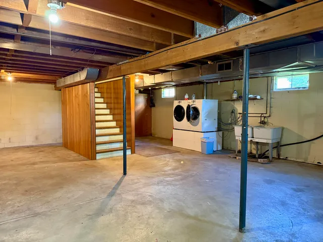 $183,000 | 1557 Ivy Lane, Manistee, MI 49660