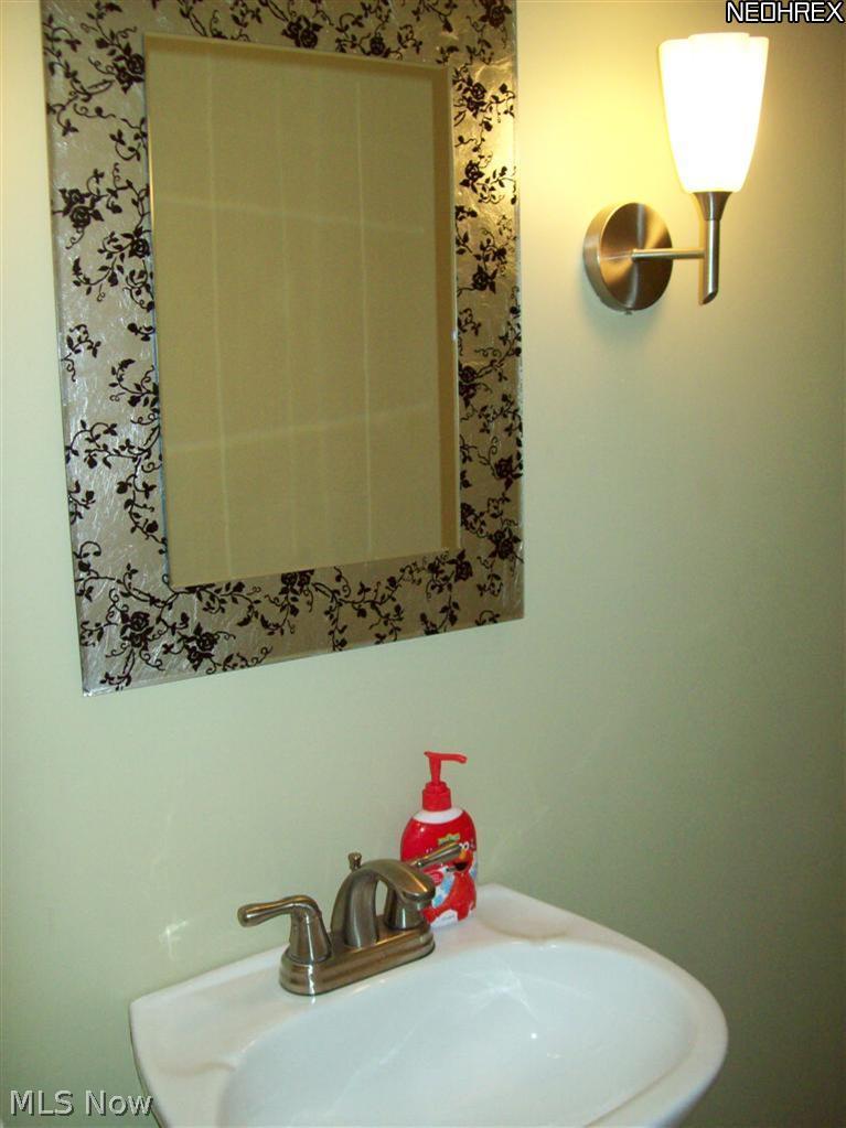 2602 Milton Road Cleveland, OH 44118 - Photo 11 of 14 Gallery Image 11
