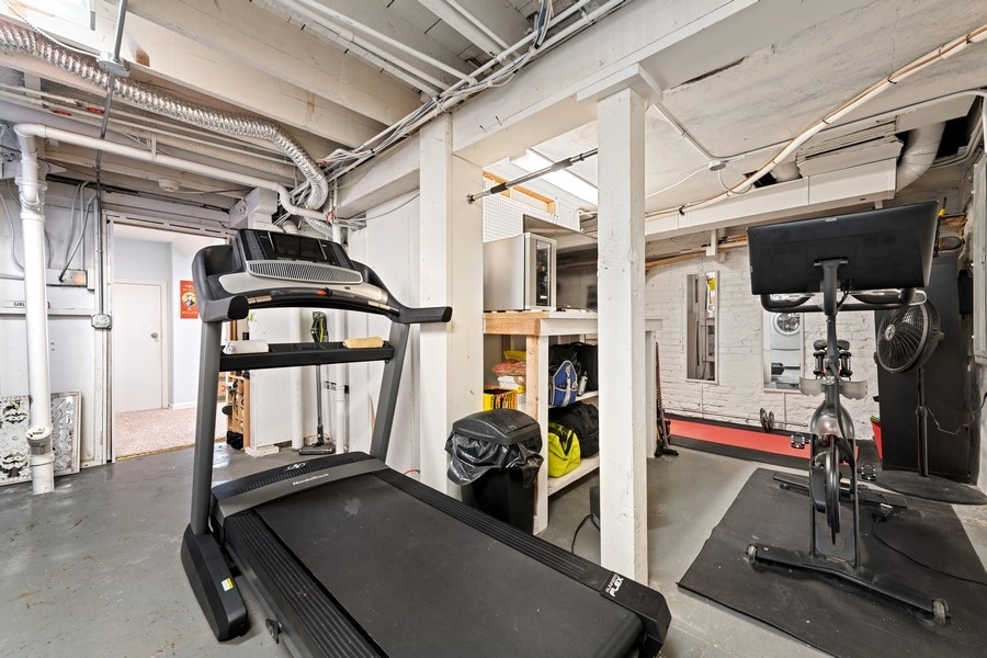 3721 North Racine Avenue Chicago, IL 60613 - Photo 24 of 28 a view of gym