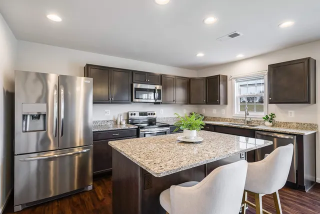 $400,000 | 208 Oakbridge Drive, Waynesboro, VA 22980