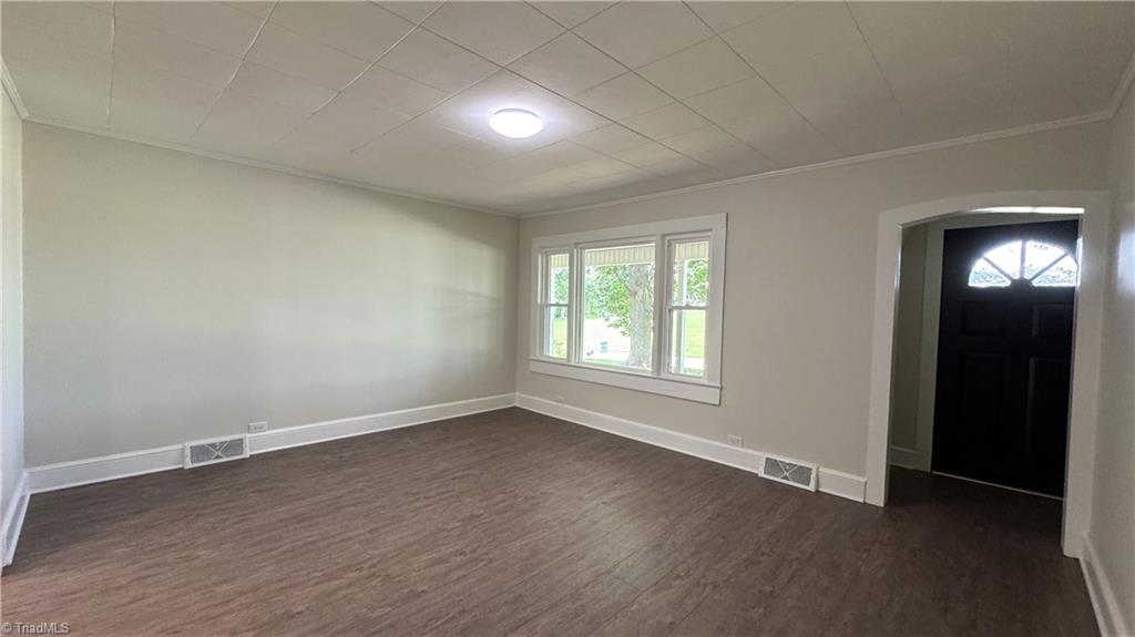 790 Mountain Park Road State Road, NC 28676 - Photo 25 of 40 Living Room