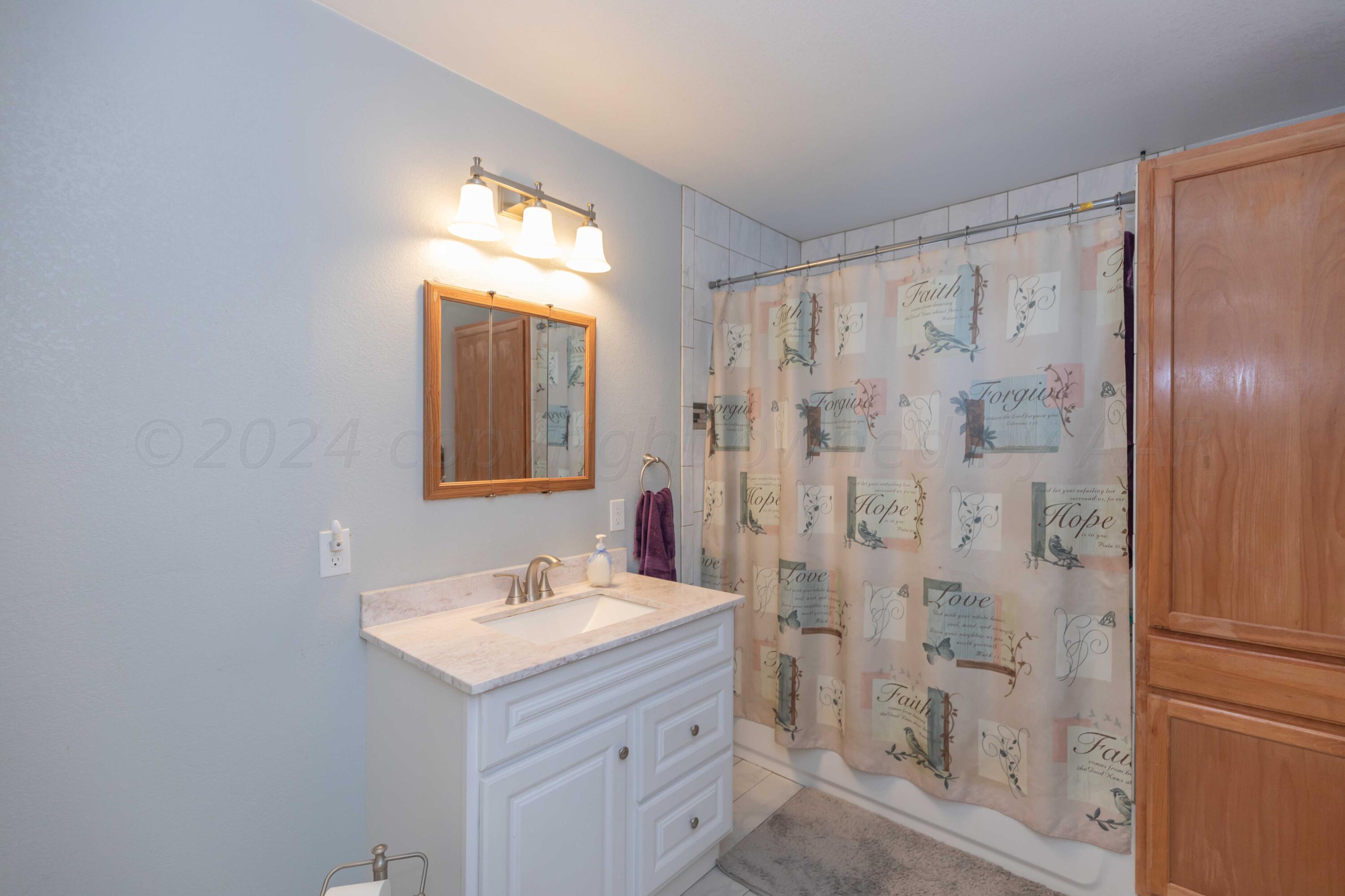 504 East Service Road Washburn, TX 79019 - Photo 22 of 54 BATHROOM 2 VIEW 3