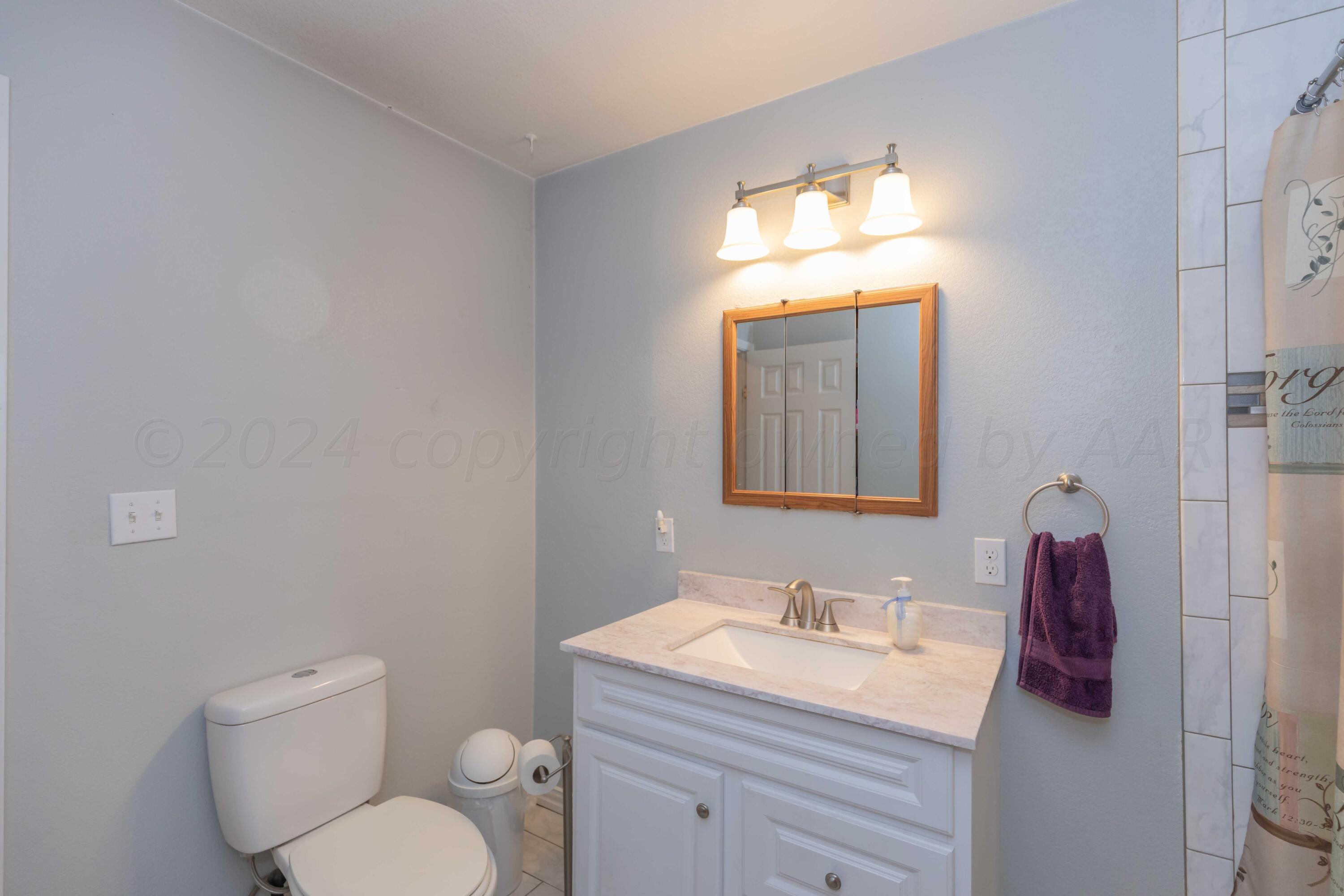 504 East Service Road Washburn, TX 79019 - Photo 23 of 54 BATHROOM 2 VIEW 4