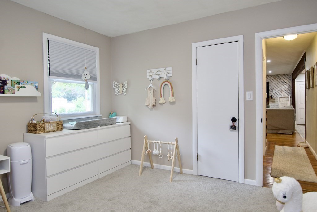 37 Greaney Street Springfield, MA 01104 - Photo 34 of 40