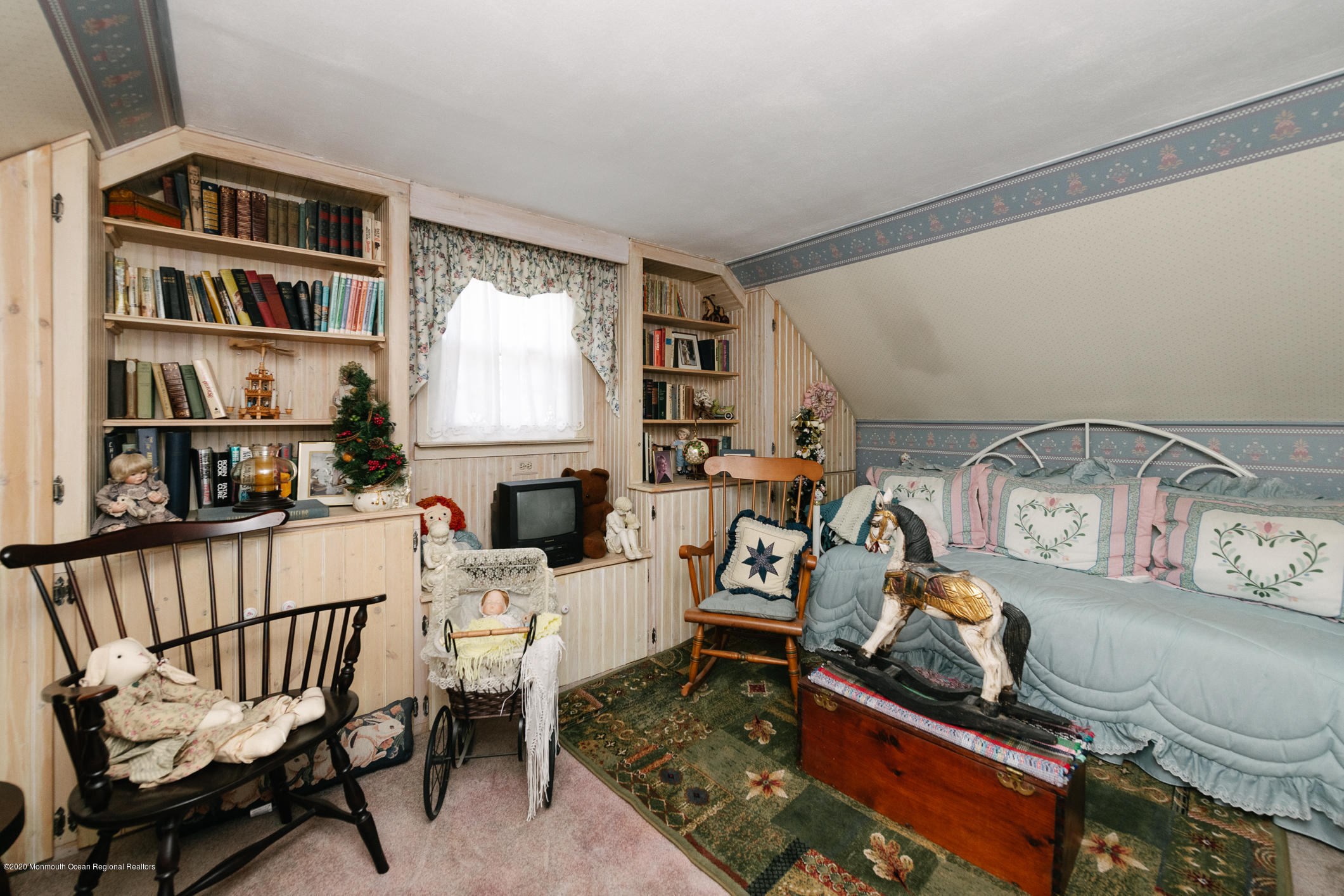 207 Riveredge Court Point Pleasant, NJ 08742 - Photo 11 of 19 207 Riveredge upper bedroom22