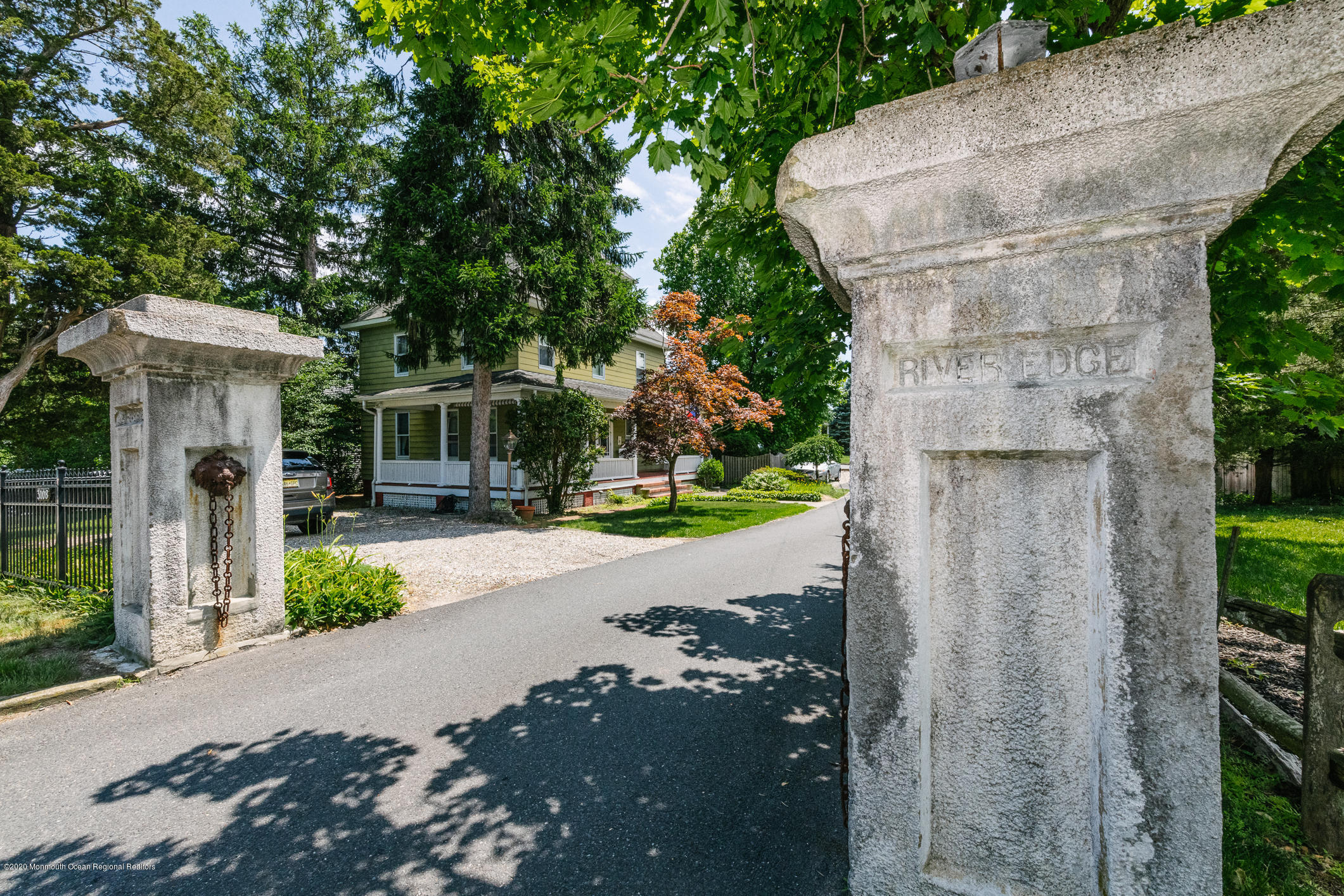 207 Riveredge Court Point Pleasant, NJ 08742 - Photo 3 of 19 207 Riveredge columns