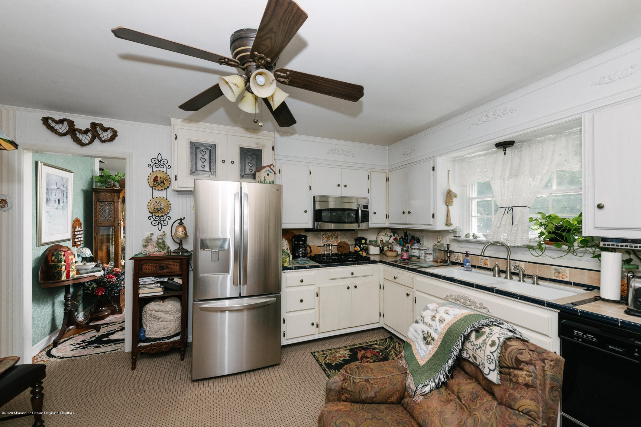 207 Riveredge Court Point Pleasant, NJ 08742 - Photo 5 of 19 207 Riveredge kitchen