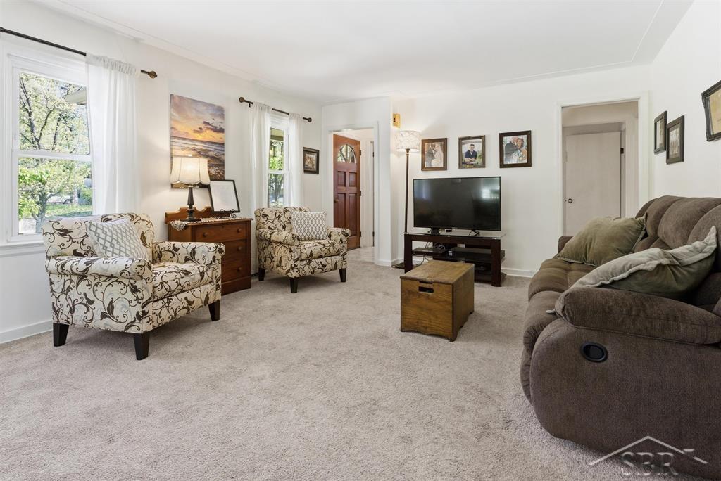 306 East Sugnet Road Midland, MI 48642 - Photo 6 of 38 Gallery Image 6