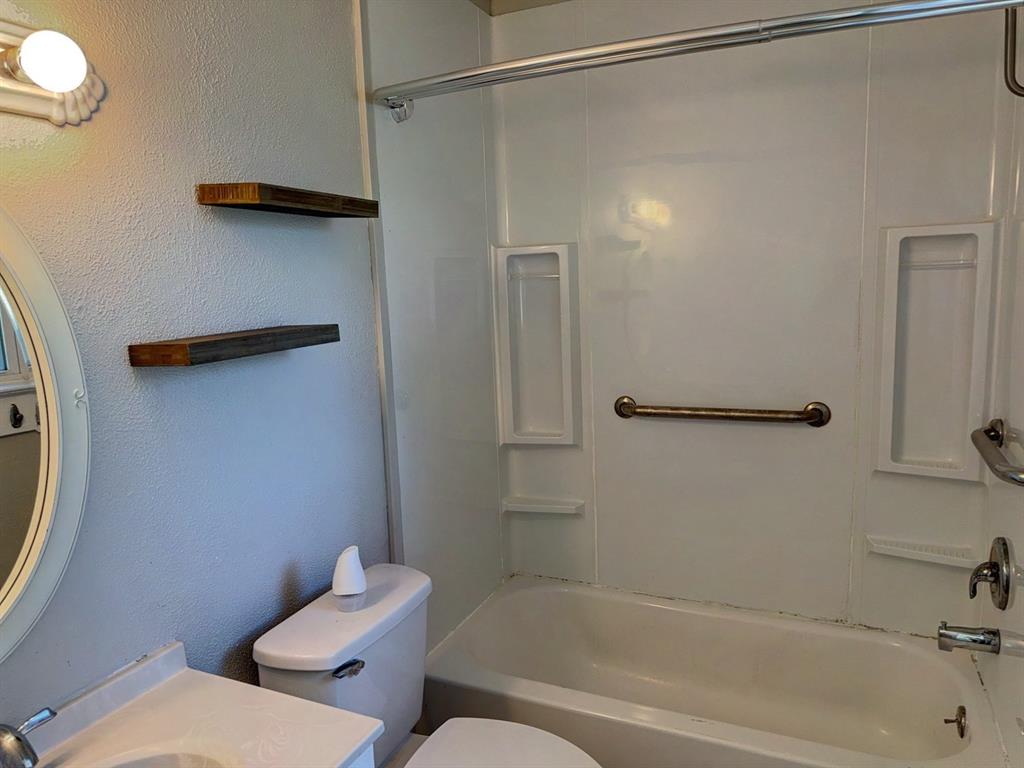 3621 Pleasant Run Road Irving, TX 75062 - Photo 14 of 18