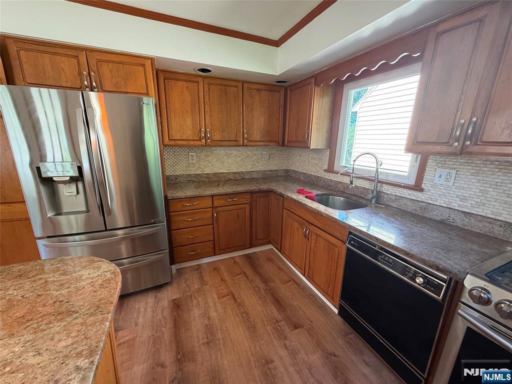 649 Oakdene Avenue, Unit 1 Ridgefield, NJ 07657 - Photo 4 of 27 Gallery Image 4