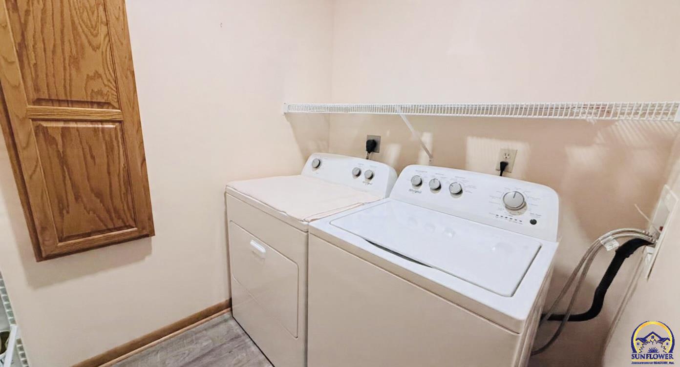 2606 Southwest 9th Street Topeka, KS 66606 - Photo 12 of 26