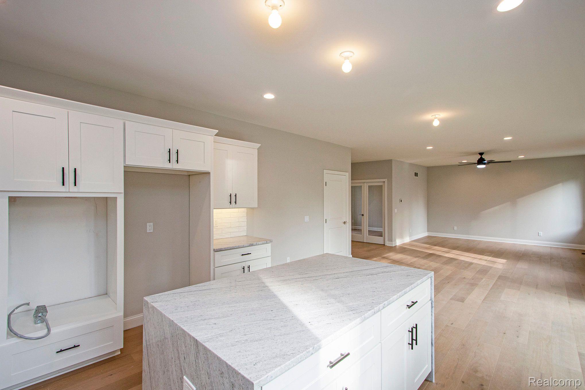 2919 Basil Drive Rochester, MI 48309 - Photo 13 of 49 Gallery Image 13