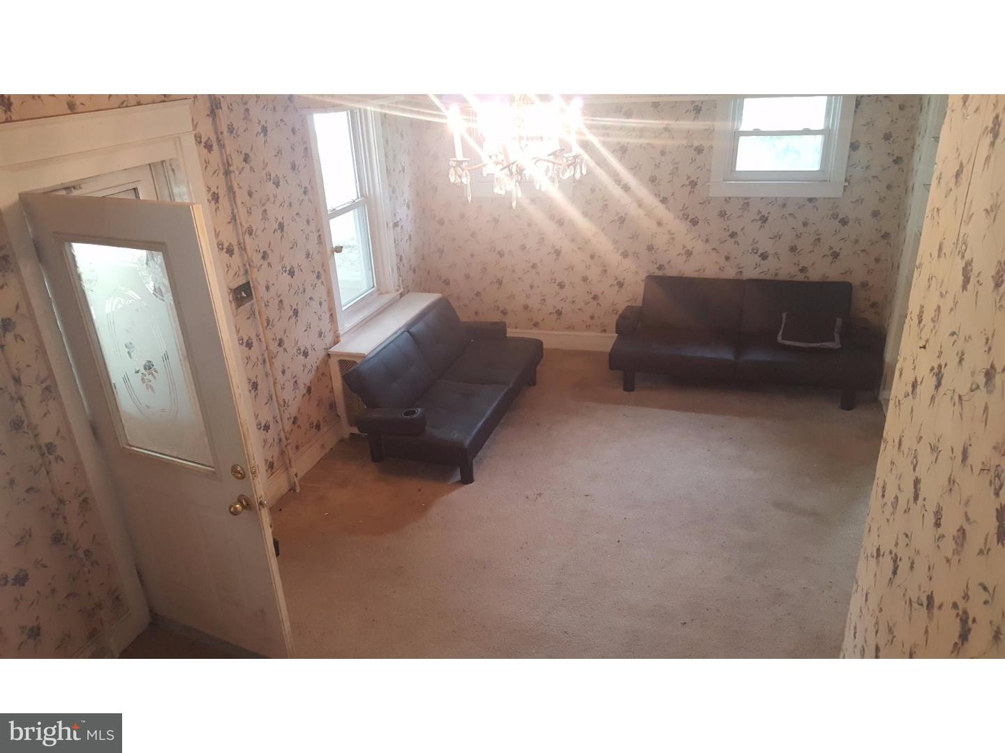 2535 Dutton Mill Road Aston, PA 19014 - Photo 4 of 24 Living Room