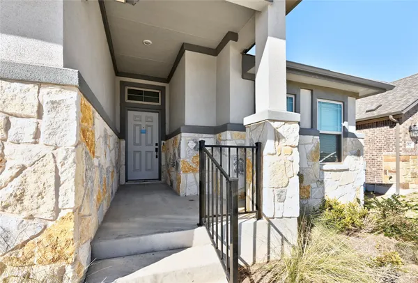 $2,500 | 160 Fawn River Run, Kyle, TX 78640
