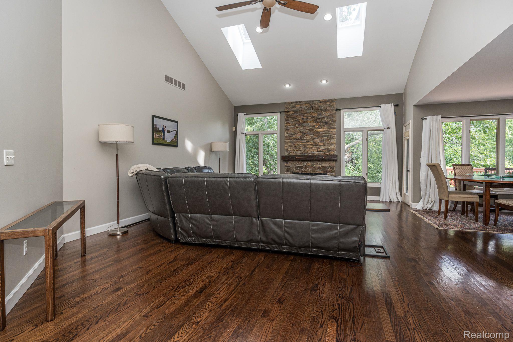 3147 Fairgrove Terrace Rochester, MI 48309 - Photo 9 of 42 Gallery Image 9