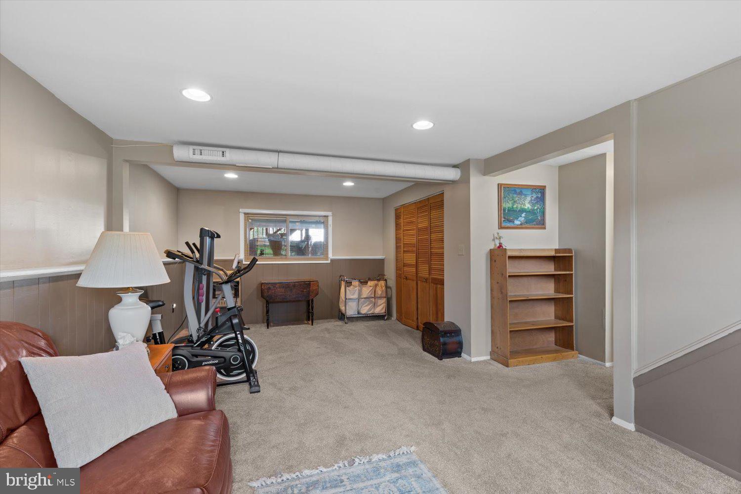220 Derbyshire Road Lancaster, PA 17601 - Photo 20 of 40 Family room