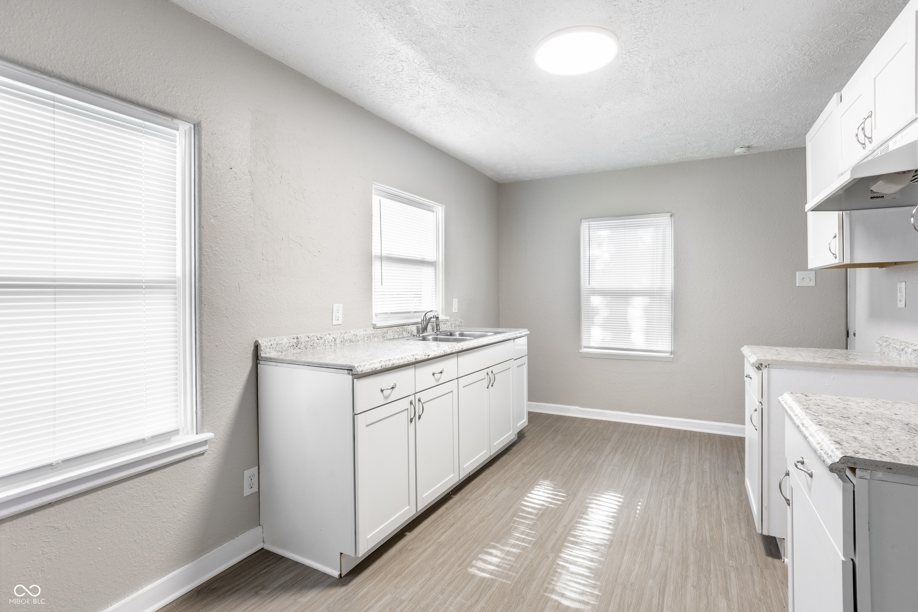 5927 East 23rd Street Indianapolis, IN 46218 - Photo 11 of 28