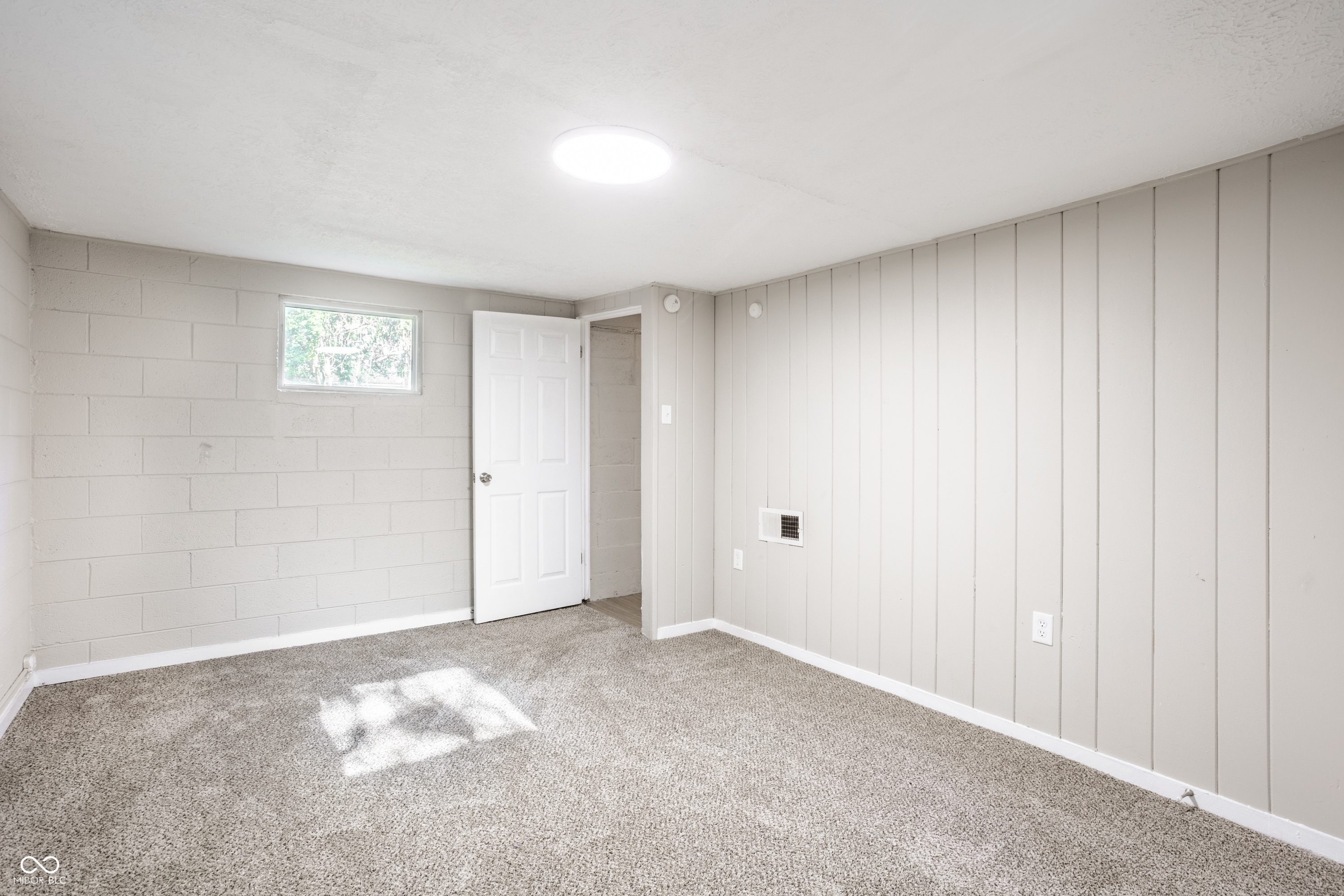 5927 East 23rd Street Indianapolis, IN 46218 - Photo 16 of 28