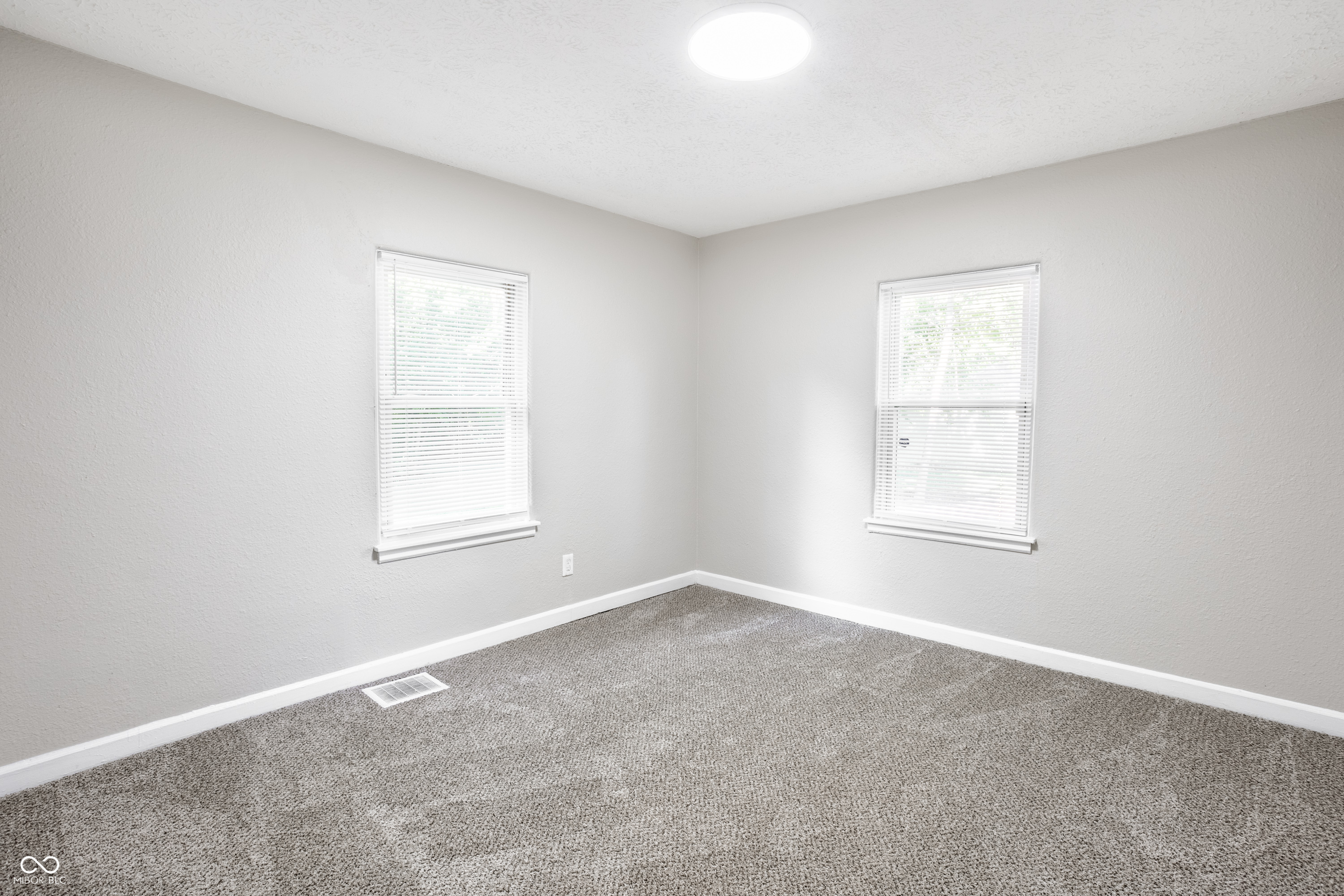 5927 East 23rd Street Indianapolis, IN 46218 - Photo 18 of 28