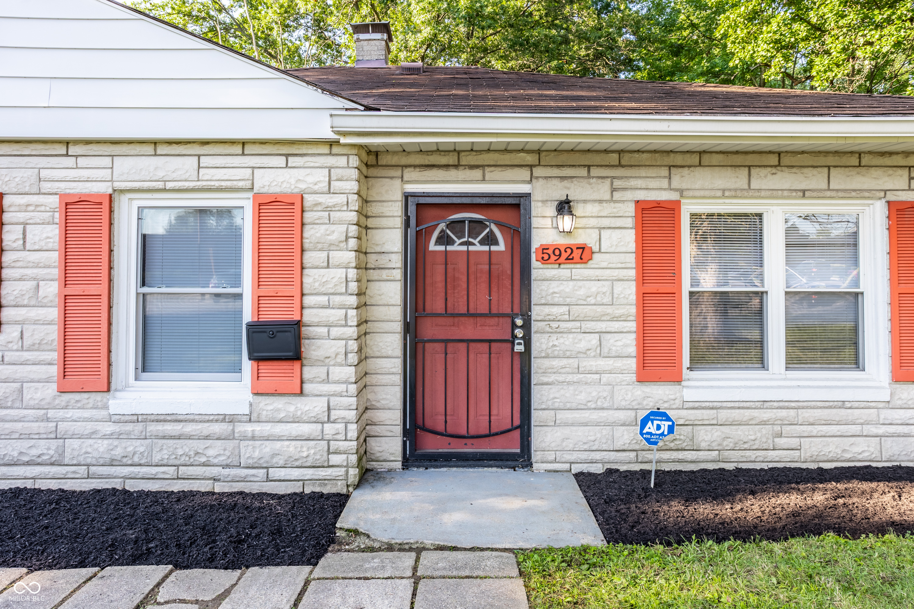 5927 East 23rd Street Indianapolis, IN 46218 - Photo 5 of 28