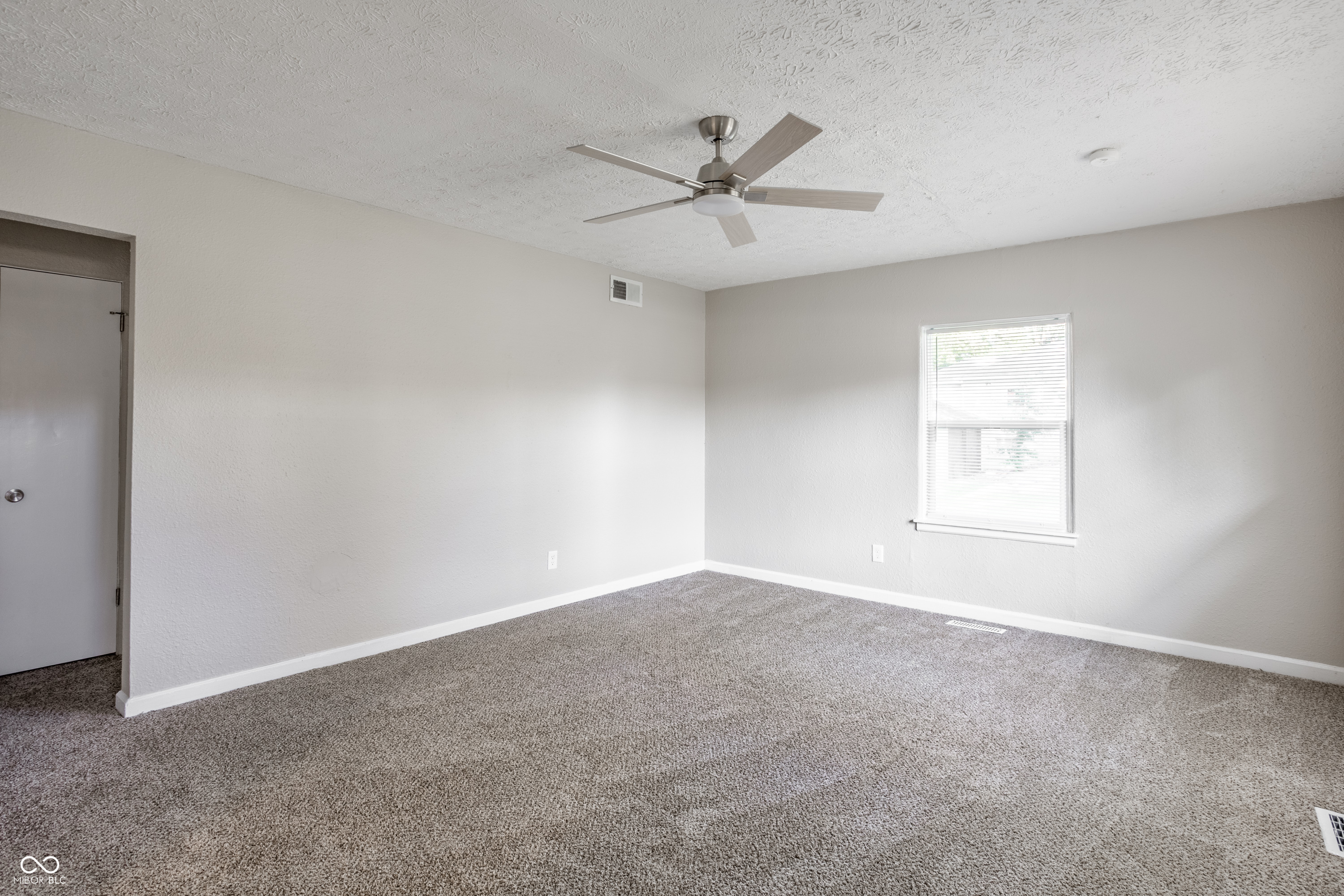 5927 East 23rd Street Indianapolis, IN 46218 - Photo 10 of 28