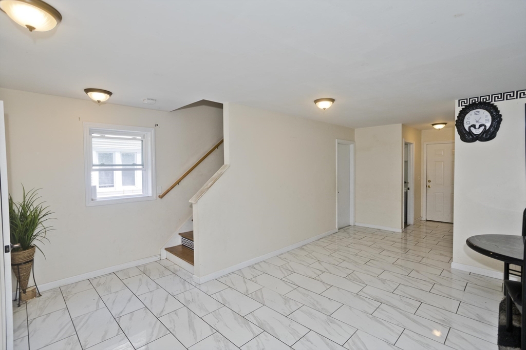 175 Bloomfield Street Springfield, MA 01108 - Photo 5 of 16