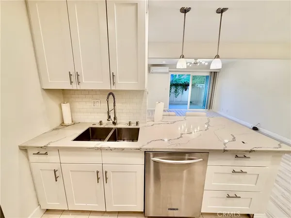 $2,590 | 28947 Thousand Oaks Boulevard, Agoura Hills, CA 91301