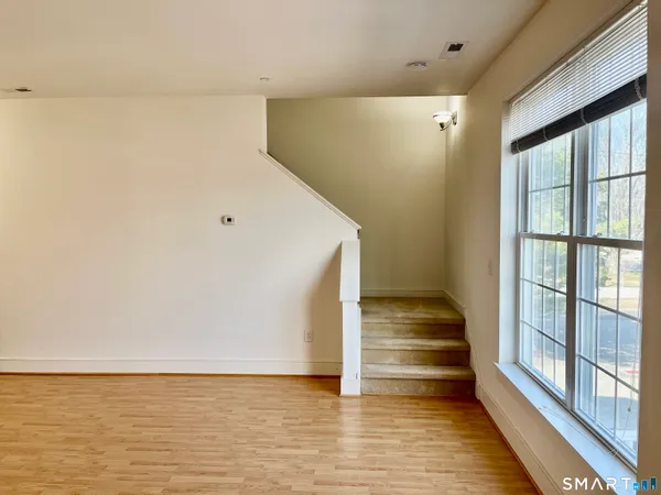 $2,250 | 1343 Boston Post Road, Unit 206, Madison, CT 06443