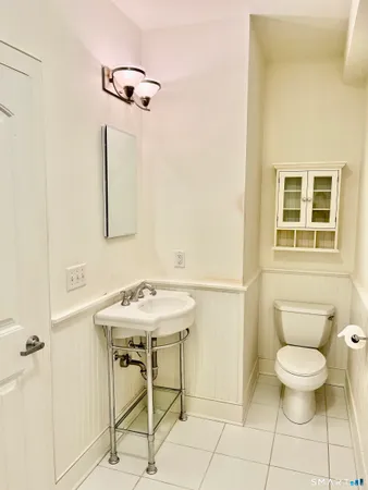 $2,250 | 1343 Boston Post Road, Unit 206, Madison, CT 06443