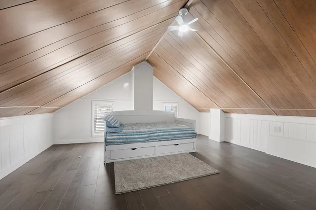 $370,000 | 288 West Commercial Avenue, Lowell, IN 46356