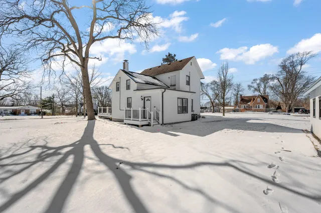 $370,000 | 288 West Commercial Avenue, Lowell, IN 46356