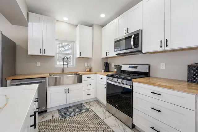 $370,000 | 288 West Commercial Avenue, Lowell, IN 46356