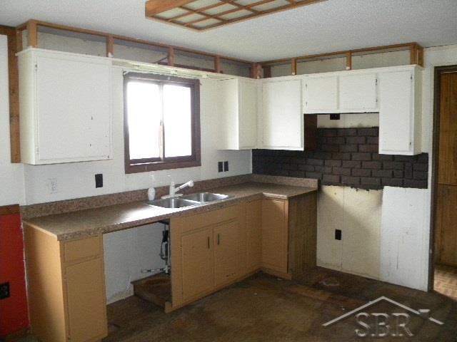 5242 Cedar Run Road Cass City, MI 48726 - Photo 7 of 20 31356613-6.JPG