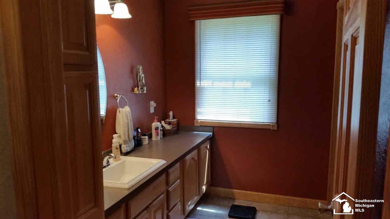 1265 East Samaria Road Erie, MI 48133 - Photo 9 of 12 20439579-8.JPG