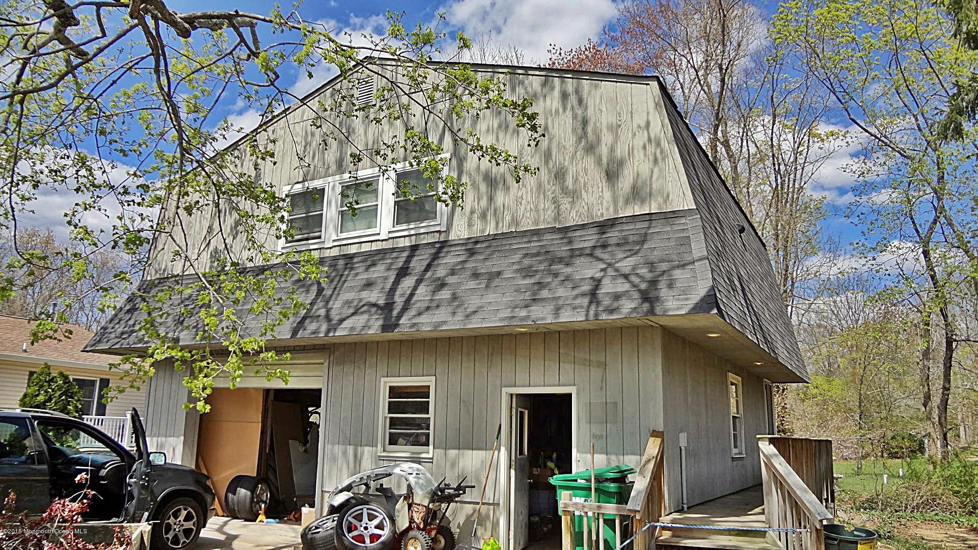 148 White Road Jackson, NJ 08527 - Photo 4 of 19 Garage up close -J