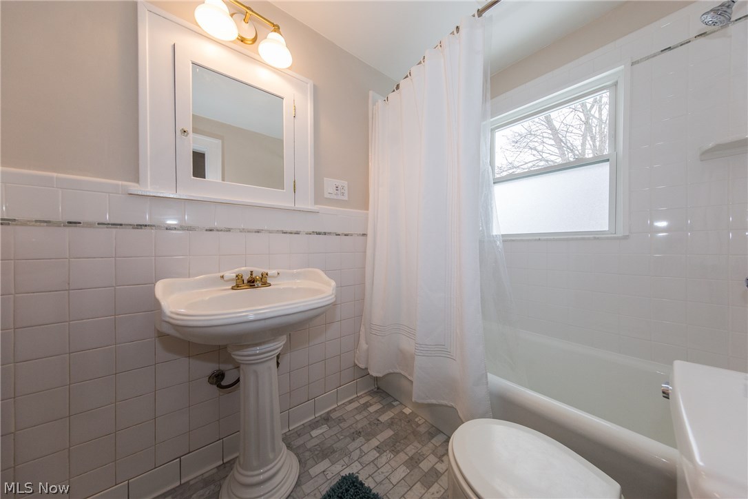 2652 Eaton Road University Heights, OH 44118 - Photo 28 of 35