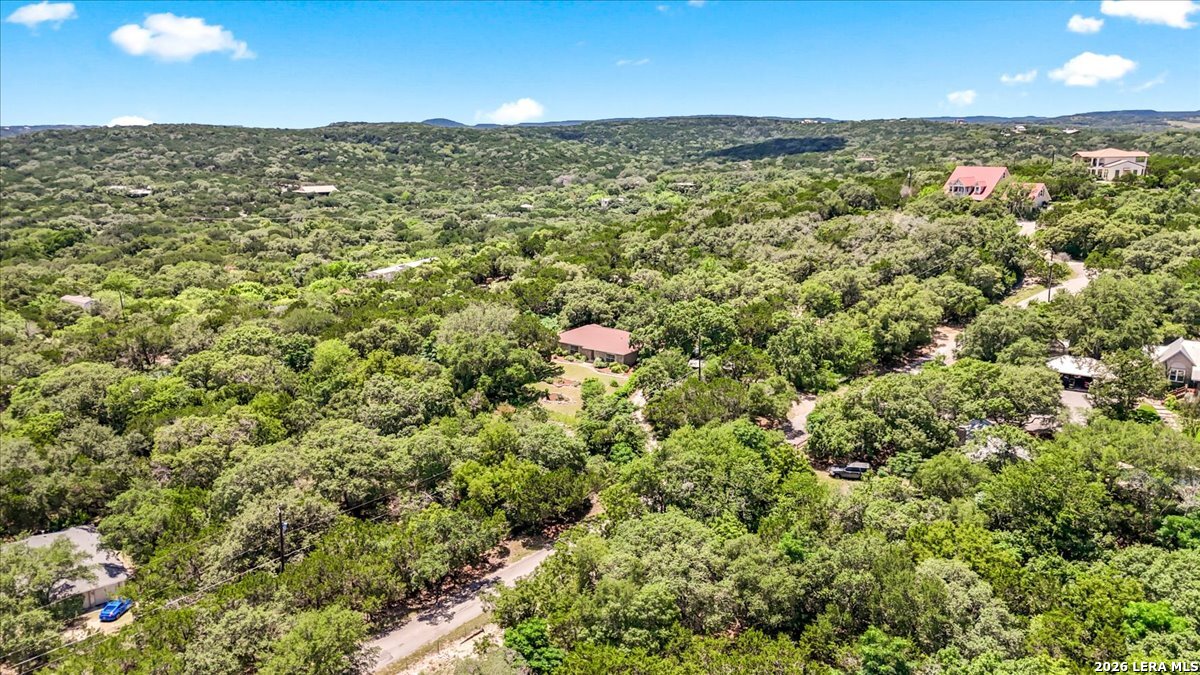 19435 Nottingham Lane Helotes, TX 78023 - Photo 9 of 46