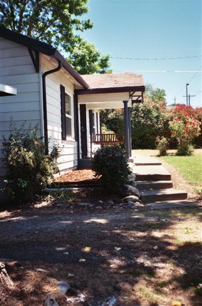 1757 Spring Street Medford, OR 97504 - Photo 3 of 10 Additional Photo