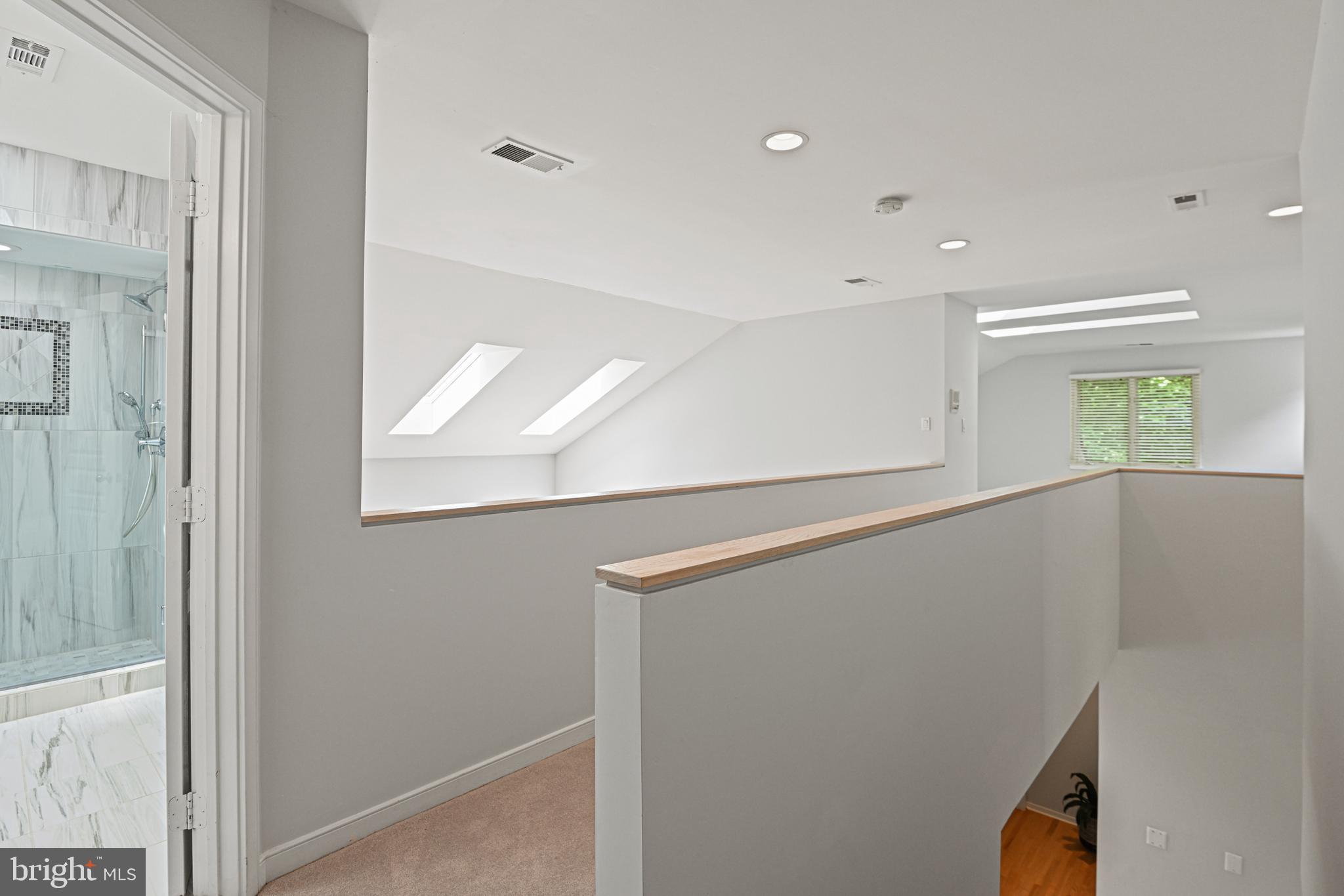 11217 Bright Pond Lane Reston, VA 20194 - Photo 33 of 72 Upper hallway