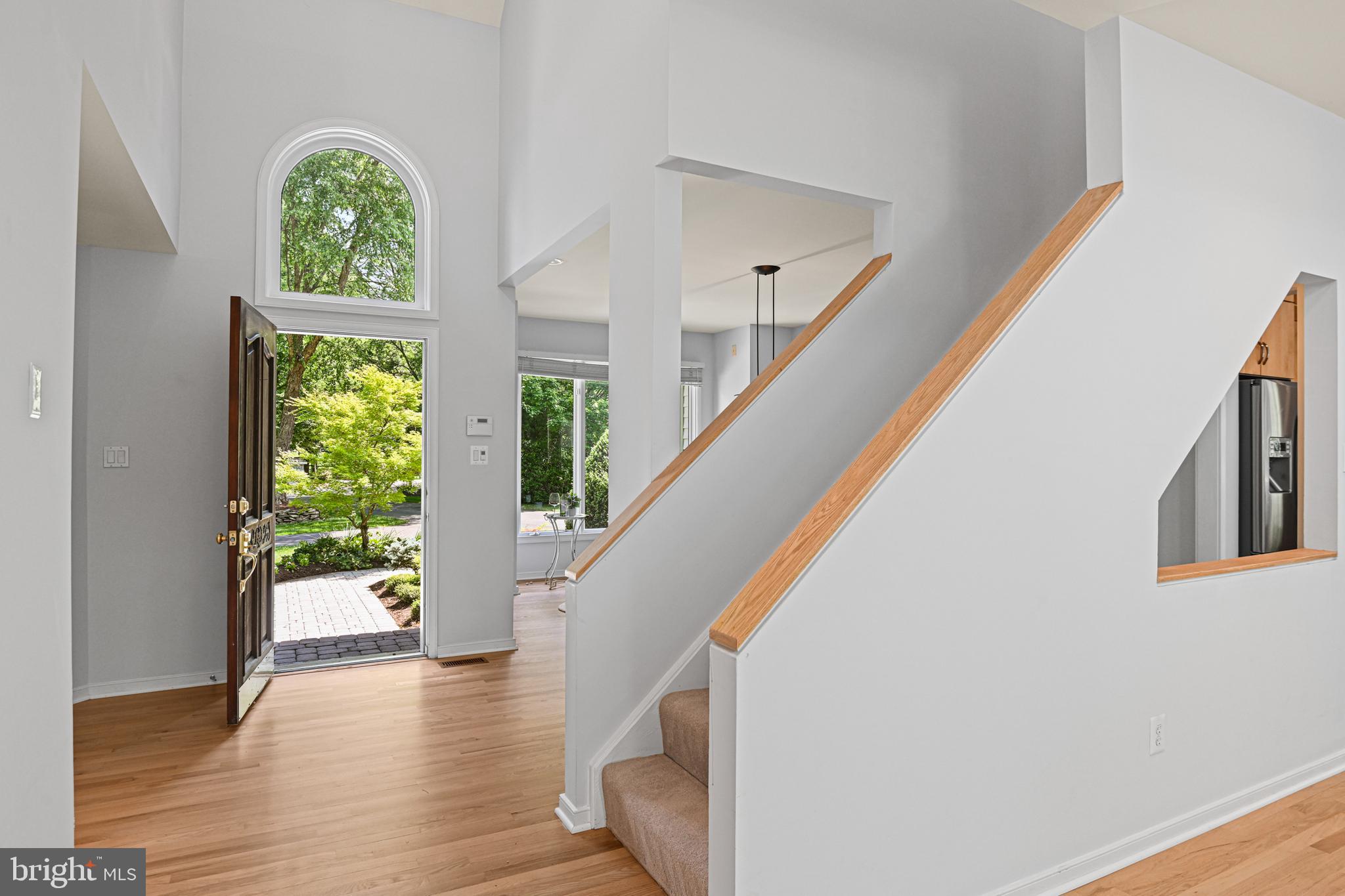 11217 Bright Pond Lane Reston, VA 20194 - Photo 4 of 72 Welcome in!