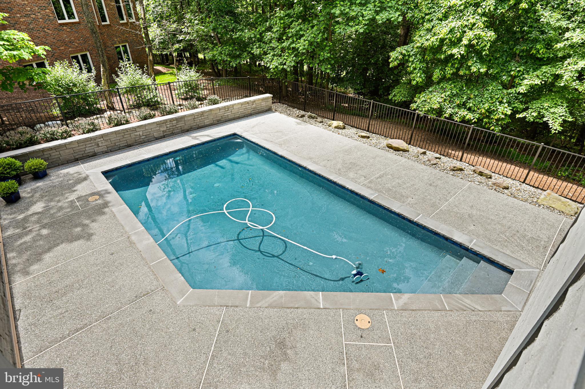 11217 Bright Pond Lane Reston, VA 20194 - Photo 53 of 72 Swimming pool