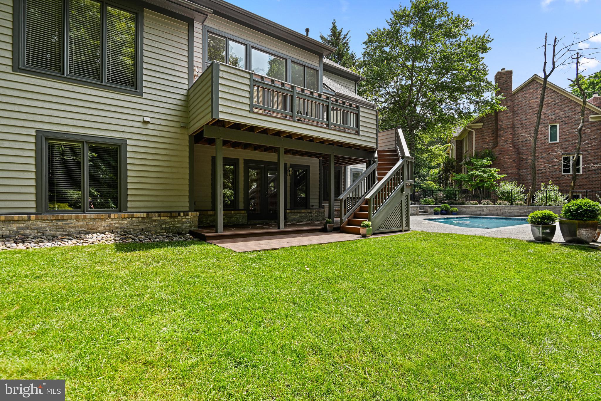 11217 Bright Pond Lane Reston, VA 20194 - Photo 57 of 72 Orientation of the pool to the house