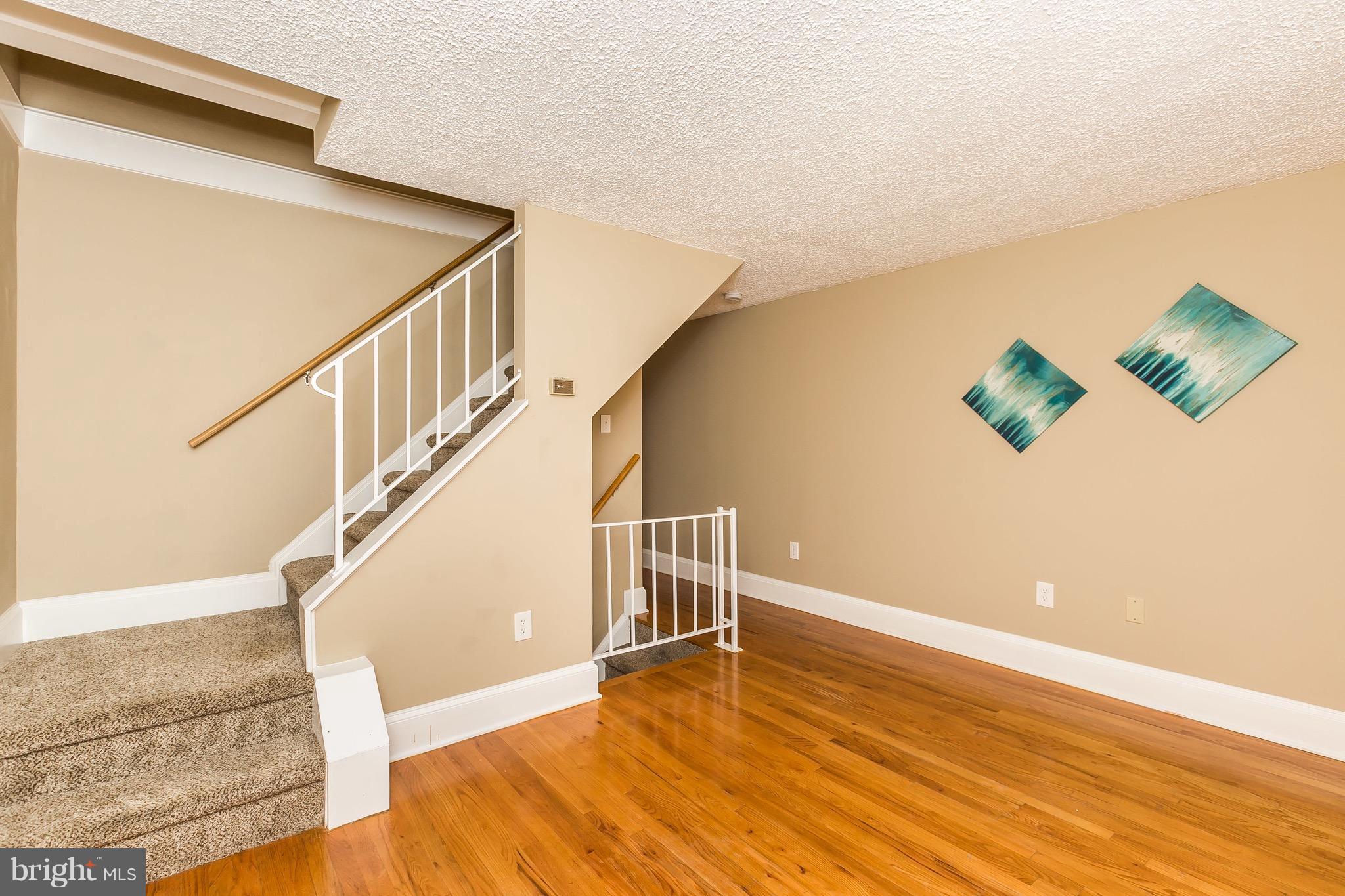 810 Carroll Street Baltimore, MD 21230 - Photo 5 of 30 Living Room - Hardwood Floors