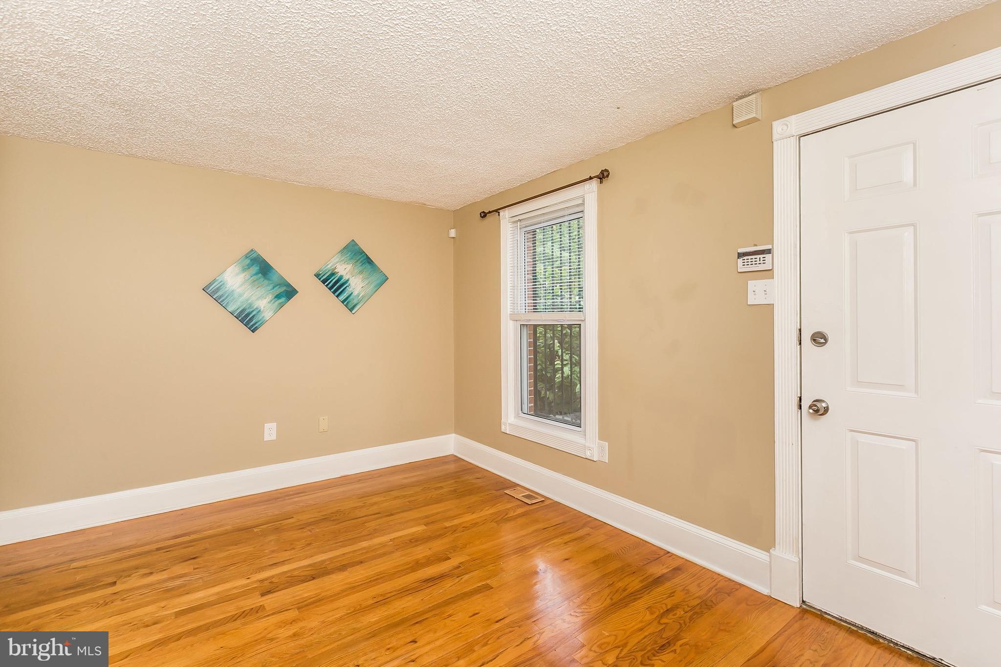 810 Carroll Street Baltimore, MD 21230 - Photo 6 of 30 Living Room