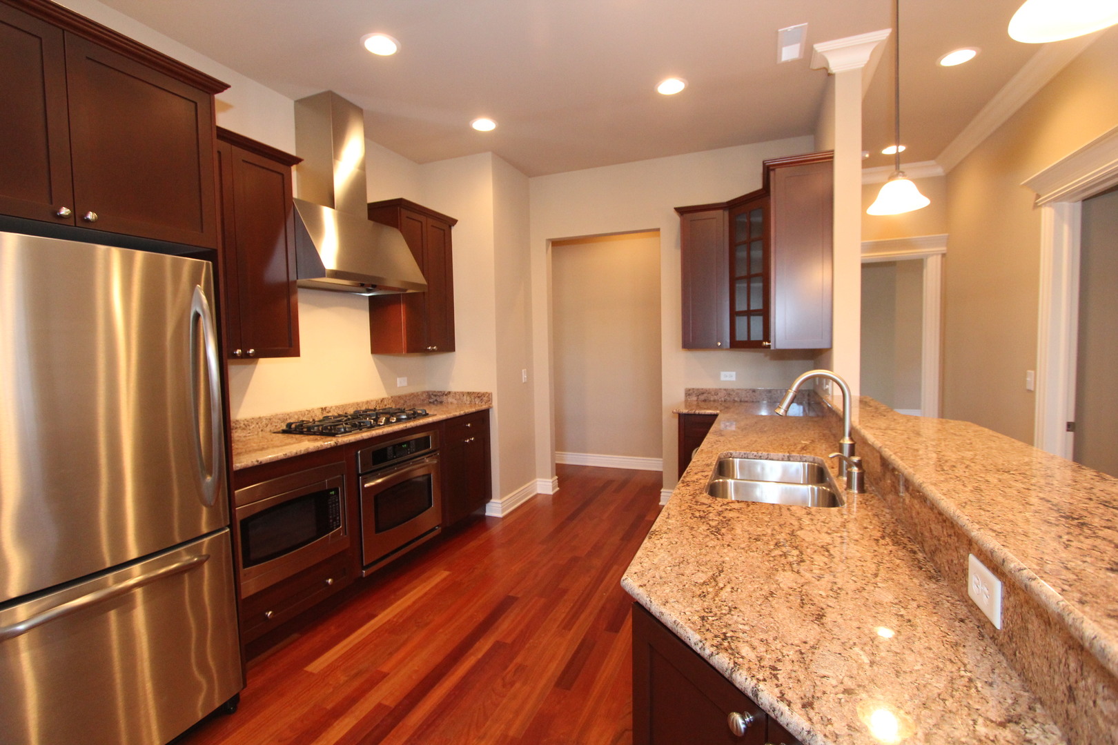 35 South Racine Avenue, Unit 5NW Chicago, IL 60607 - Photo 8 of 25 Gallery Image 8