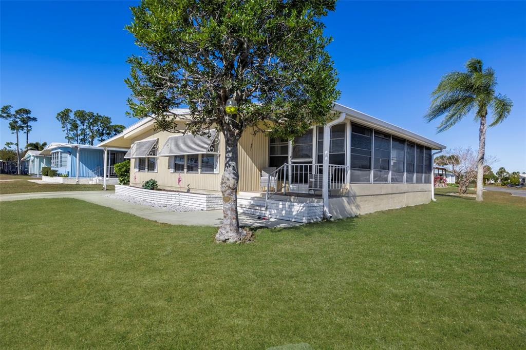 400 Tequila North Port, FL 34287 - Photo 3 of 95